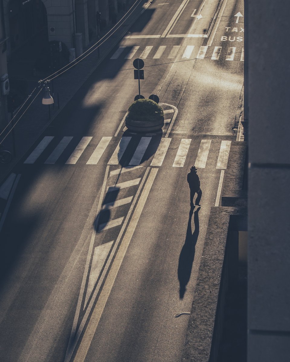 LazzaroSTUDIO's tweet photo. Silent Moments. #Padova #RegioneVeneto #COVID19 #streetphotography #fotografia #giorgiolazzaro https://t.co/i2twPfKWsL