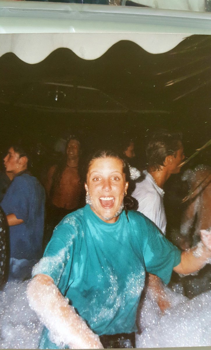 JustineKelly2's tweet photo. Having a sort out...Me At 20
Maybe just turned 21 https://t.co/myrhGjHvh3