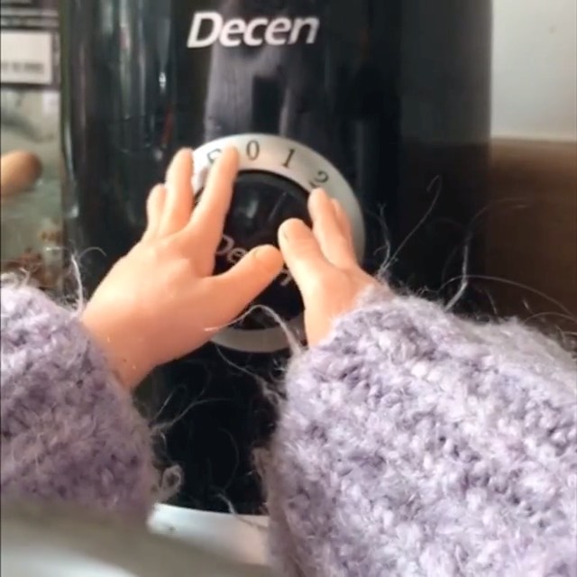 supertinyhands's tweet photo. Switching things on with Tiny Hands... followed by switching things off with Tiny Hands, a throwback👌🏼
.
.
.
#tinyhands #supertinyhands #switchon #ASMR #satisfying https://t.co/M30DGROovl https://t.co/2BL8XiIWEH