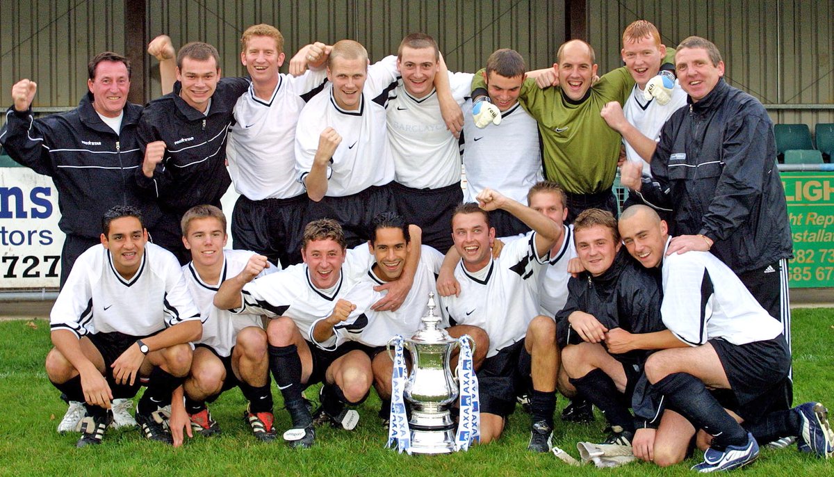 I did this old <a href="/FA/">The FA</a> <a href="/EmiratesFACup/">Emirates FA Cup</a> feature back in 2001 for <a href="/TheSunFootball/">The Sun Football ⚽</a> but can anyone work out the reason behind the FA Cup shoot...#LoveFootballPhotography