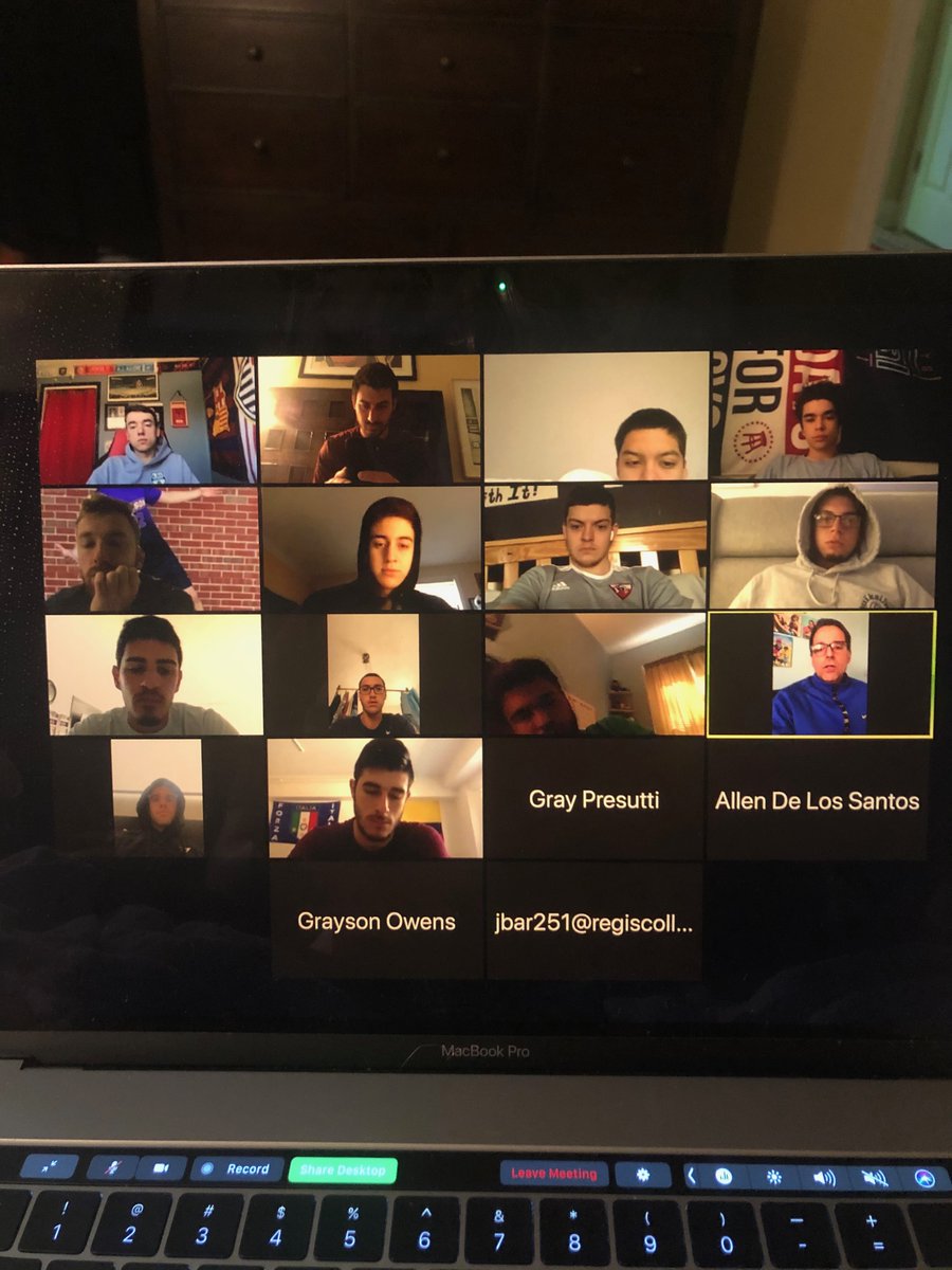 Regis_MSOC's tweet photo. Early morning Zoom call checking in on our boys! We love hearing that everyone is staying safe and ending the semester strong! #RegisMSOC #RoarPride @GoRegisPride https://t.co/Q429lAS5cC