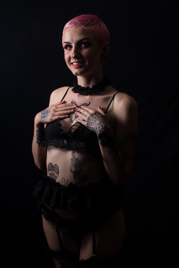 ashxobrien's tweet photo. My onlyfans is on sale right now for only $7 until May 1st! Hurry and get your place before all of them are gone💞These pics will also be uploaded to my manyvids page later on today! So give me a follow on there to see them❤️
https://t.co/tAXW8yaytn
https://t.co/5BjXtZkB4A https://t.co/g98fInq0GB