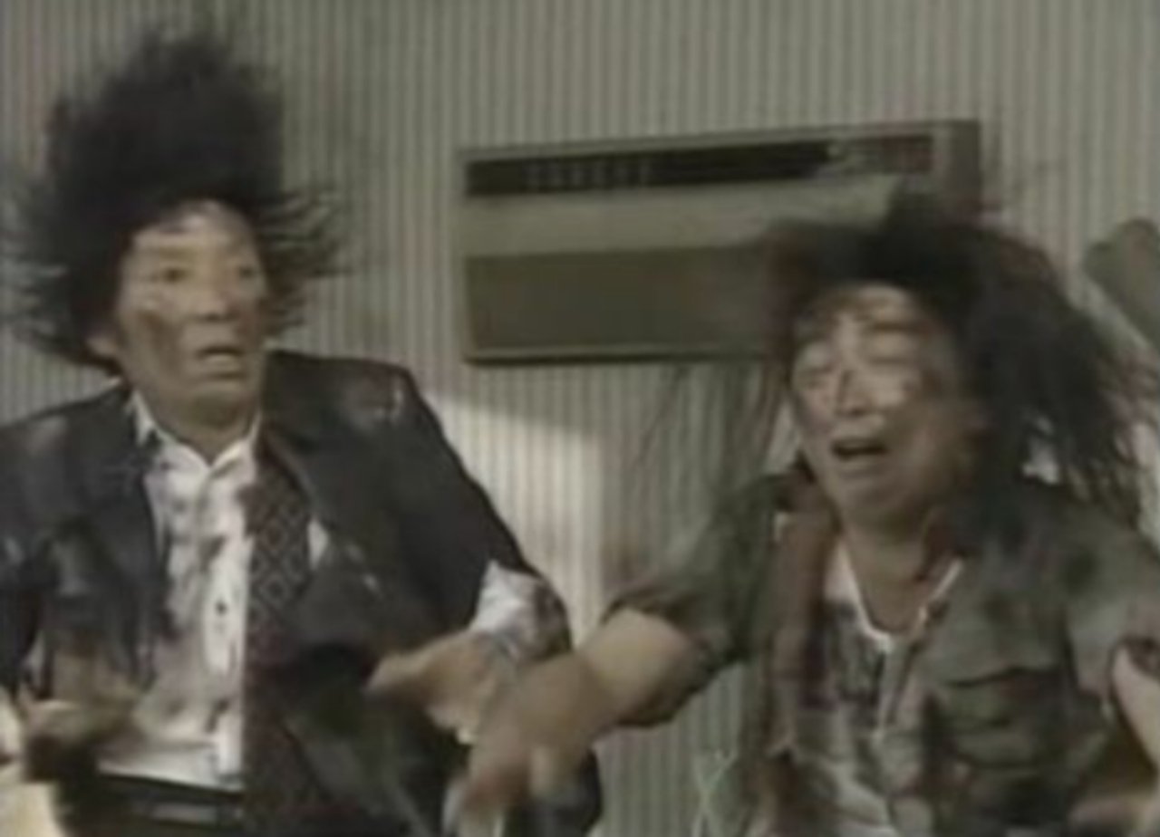 阿修多羅 理仁 倒壊オチ 爆発オチなどで 笑いを巻き起こしてきた ドリフターズのコントから 今こそ 破壊と再生の局面の今を 笑って生きる事を 思い出しなさいと 志村けんさんと いかりや長介さんが 伝えてくれているように 思えてなりません