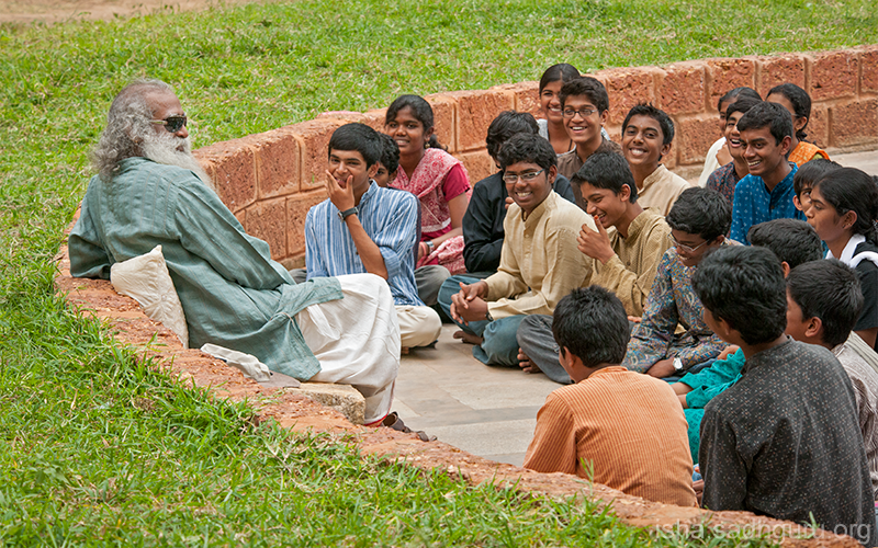 SadhguruJV's tweet photo. Our concept of education has to go beyond manufacturing cogs for the economic engine. #SadhguruQuotes https://t.co/oNse9z1jYT