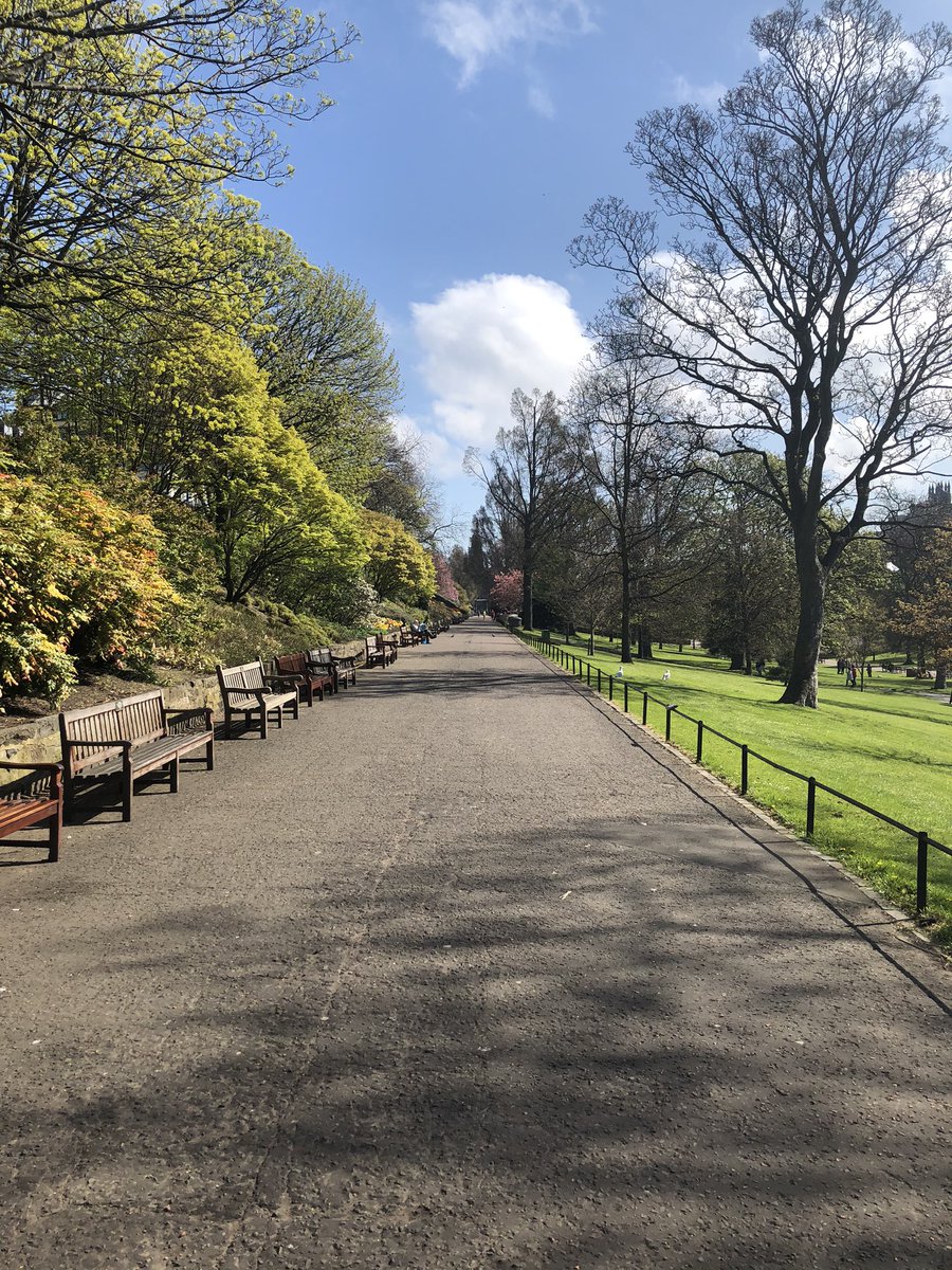 AlanJamesTurner's tweet photo. The #lockdown has some #advantages - #Sunday #run route in #Edinburgh was #obstacle free.  And what a #beautiful Sunday in the #city it is!  Hopefully everyone else will be #welcome to #visit soon!  #18.5k #feetup https://t.co/9XHMChyuEZ