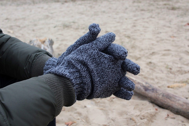 If you do decide to wear gloves, really any kind will do. Pick up some food service gloves, put ziplock bags over your hands, or even just wear cotton or wool glove liners that you can wash and reuse. Again, save the latex and nitrile gloves for those who need them.