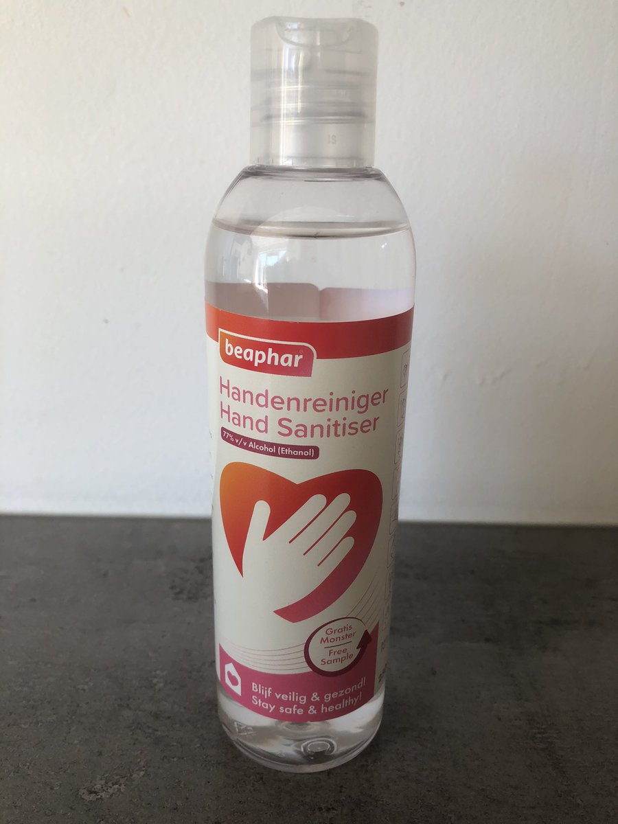 88. Wanneer je de huidige crisis vergelijkt met de oorlog kun je best wel parallellen vinden. Zo heeft mijn huidige werkgever <a href="/Beaphar/">Beaphar</a> een desinfecterende handreiniger gemaakt om zich tegen de huidige vijand te beschermen.