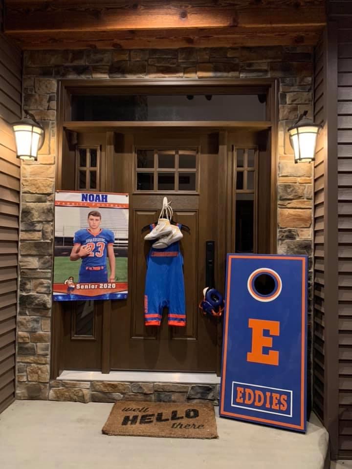 EdwardsburgPS's tweet photo. This year, our Eddie parents are decorating their front doors in honor of their seniors graduating this year. We love to see the creativity and support for our graduating class! #EddiesPride https://t.co/J93ZlIqpv2