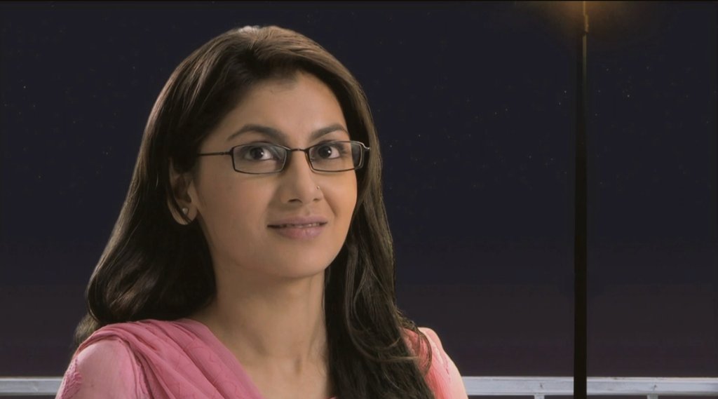 Her Beautiful ever shining eyes speaks more volume than words which could describe  , and this makes Audience to be in love with her fa so long ~ An Art of hypnotism #Sritijha  #kumkumbhagya @sritianneThread - 1