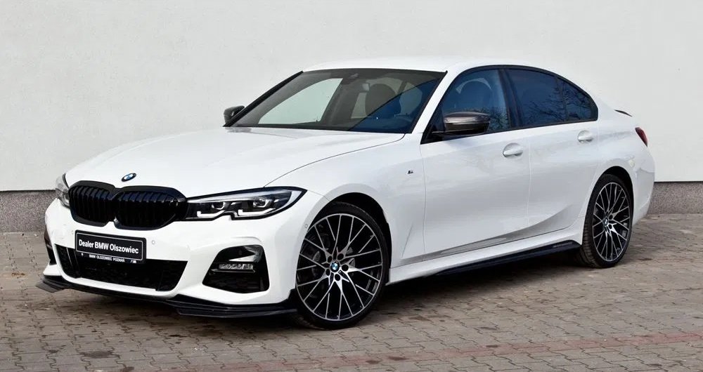 cars_pixels's tweet image. The Benchmark

An Alpine White BMW 3 Series 320d ///M Sport sitting on 20-inch burnished cross-spoke style 794M Black wheels and has been fitted with carbon fibre mirror caps and rear spoiler.