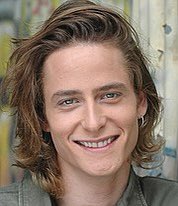 sim_barr's tweet photo. #Israeliactor #MichaelAloni gives a nuanced performance in the series #Shtisel that has really captured my attention ... & admiration. Can’t wait to see more from him. #onetowatch #actor #greatperformances #actors #netflix #tvseries #israelitv
#outinthedark #outinthedarkmovie https://t.co/QFNi0dhsv3