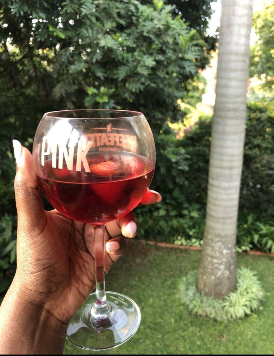 noni_muchiri's tweet photo. Evening sunsets ๐
#PinkYourGin #GinandChill #BeefeaterPinkStrawberry #PreBdayWeekend https://t.co/O4OneOLyNL