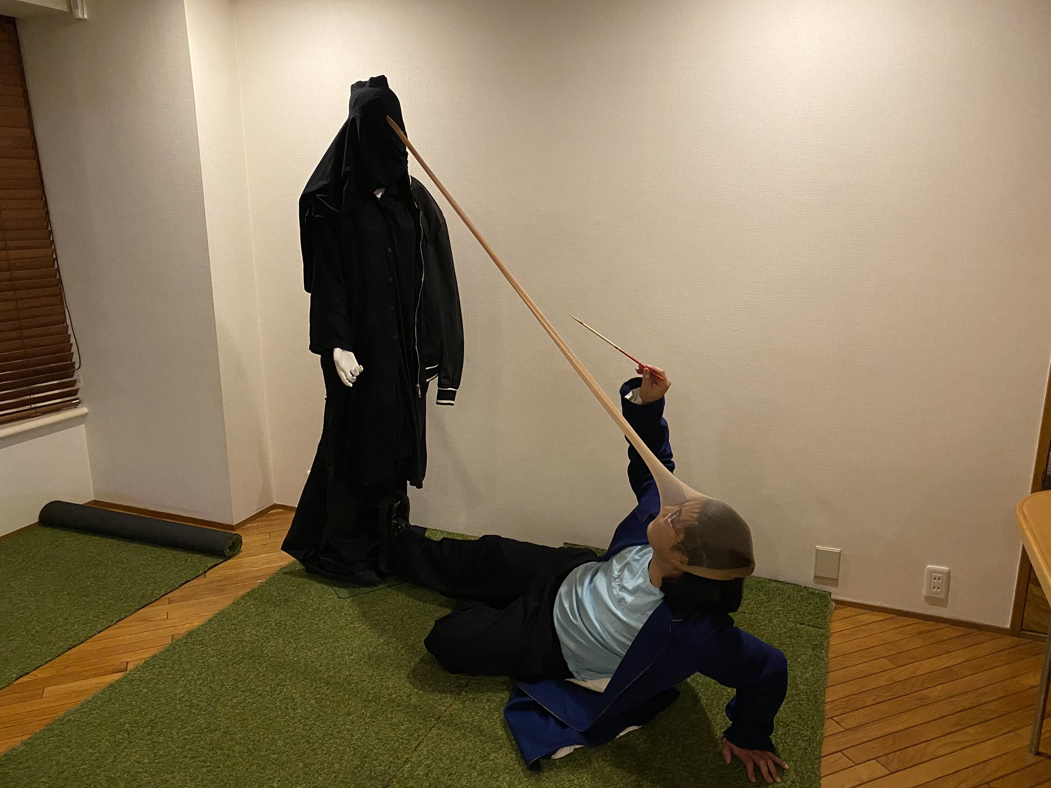 水溜りボンドのトミーさんがおうちでコスプレ ディメンターに襲われるハリーポッター をご覧ください 話題の画像プラス