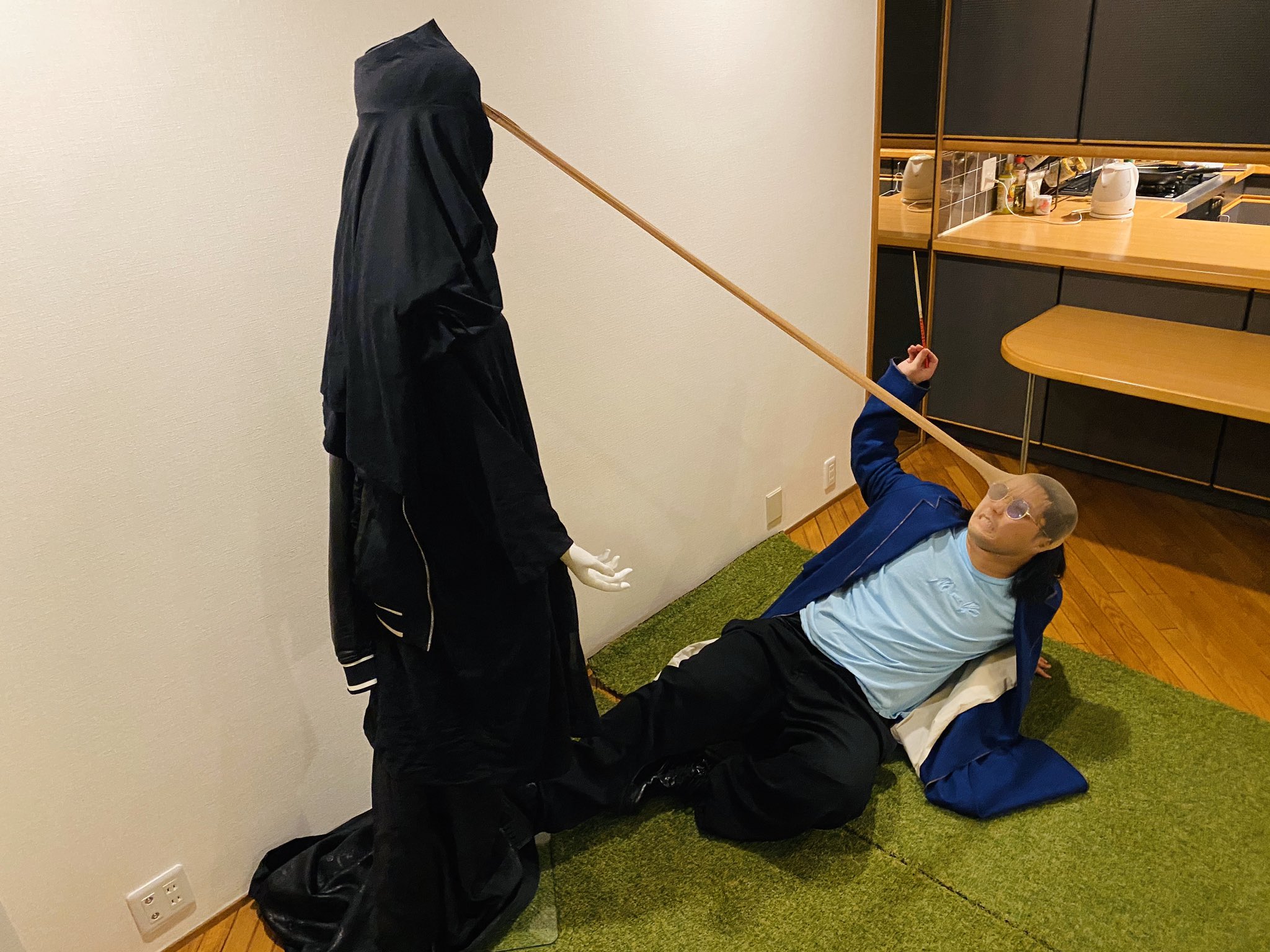 水溜りボンドのトミーさんがおうちでコスプレ ディメンターに襲われるハリーポッター をご覧ください 話題の画像プラス 水溜りボンドのトミーさんがおうちでコスプレ ディメンターに襲われるハリーポッター をご覧ください 話題の画像プラス