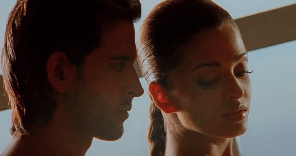 sprihaxx's tweet photo. i think we all can agree that aishwarya rai and hrithik roshan in dhoom 2 https://t.co/lv1MFWOo5u