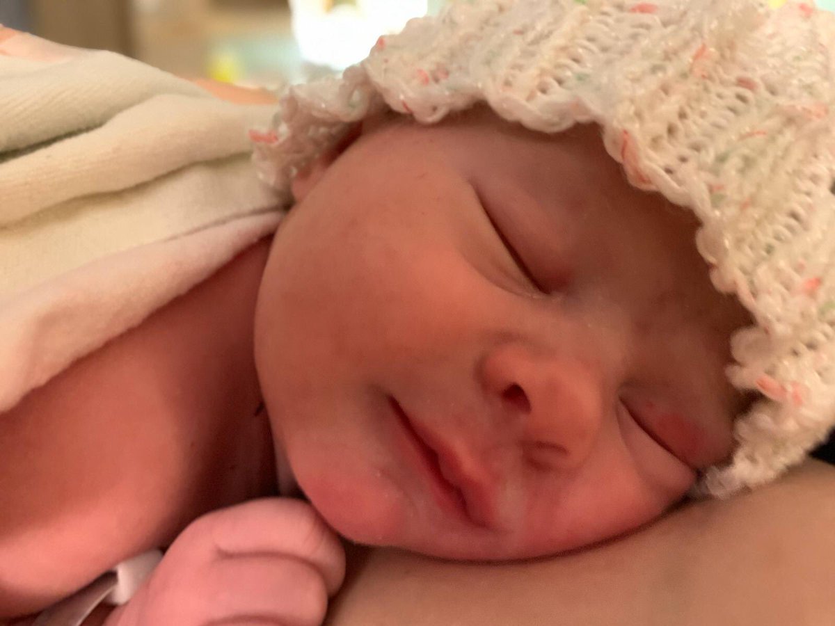 peachyteachy's tweet photo. Grandbaby #10 arrived this am. Julia shares a Birthday with her 4yr old sister Emily. We are over the moon and can hardly wait to meet her. This never gets old! #GoodNews #PandaBaby #Gratitude #NowImCrying https://t.co/IjIN4xvAOv