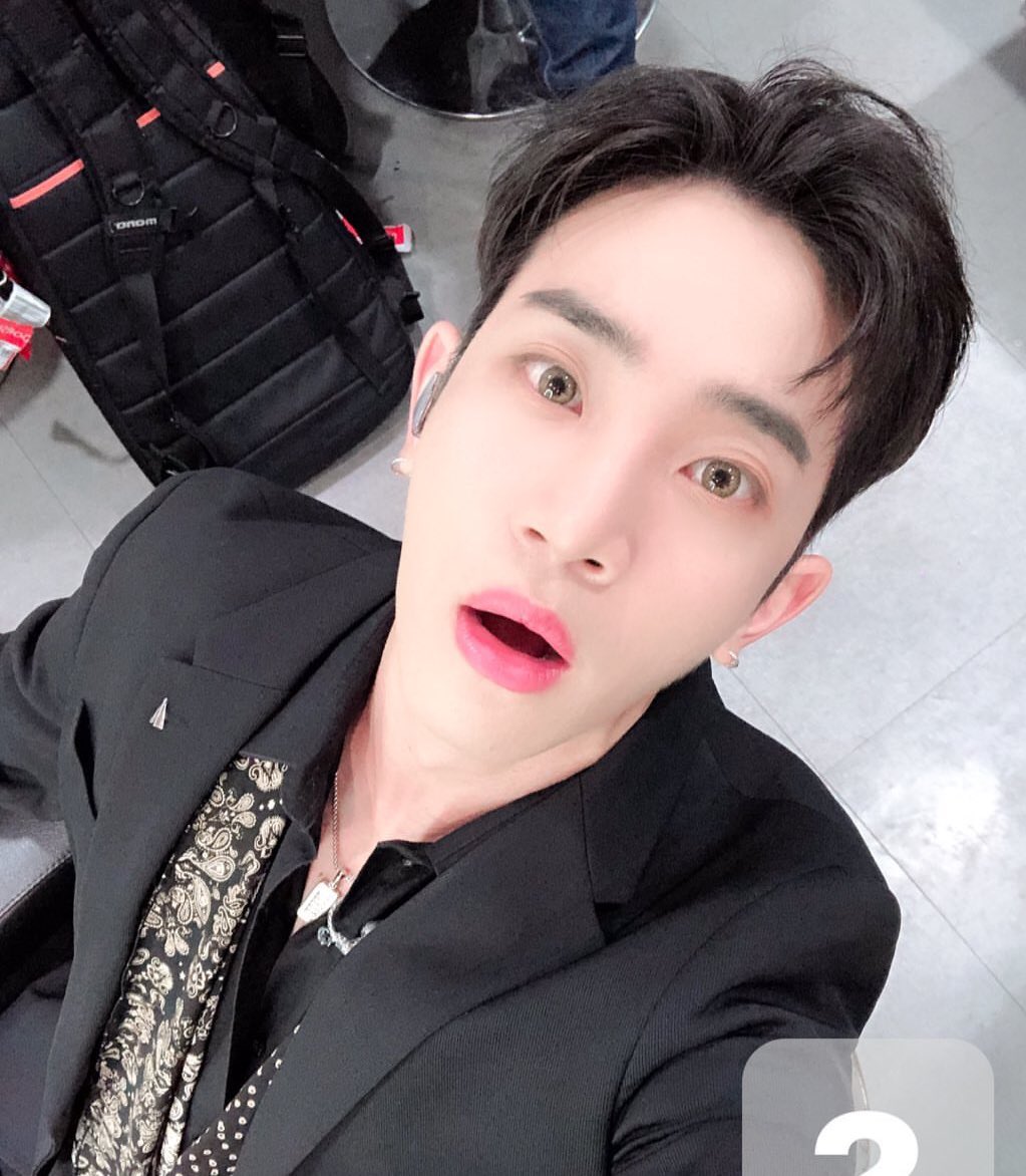 TheRosePoland's tweet photo. Happy Birthday to our Master of Pranks Park Dojoon!!!! ❤️
Wszystkiego najlepszego!  🎉🎂

#OurOnlyHero_ParkDoJoon
#HappyDojoonDay 
@parclassic https://t.co/JIuBb9LcXY