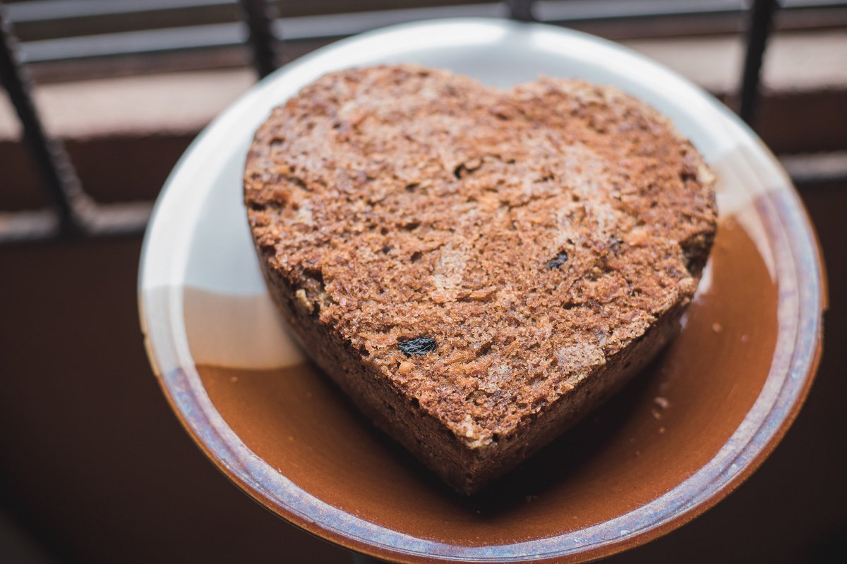 rotimiokungbaye's tweet photo. My Plantain Bread is ready!!! 🕺😋

I did it! 💪🏼

I used your recipe @TheTobiSmith @AllIDoIsCookUS 🙌🏽🙌🏽🙌🏽

Photos by me. 

#ChefRote 👨🏽‍🍳 https://t.co/je9ojHa4Zt