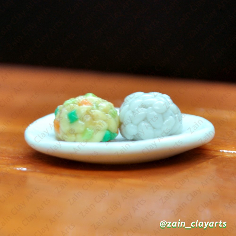 zainanigans's tweet photo. Heyy finally a new piece after a looong time! lol
What do you prefer? Plain rice or fried rice?
Well, we got both :3
Have you folks been eating well these days? I hope you are 💕
#art #artph #airdryclay #miniature #handmade #sculpt #dollhouse #rice #friedrice #toyaccessory https://t.co/P5yCRZWoN5