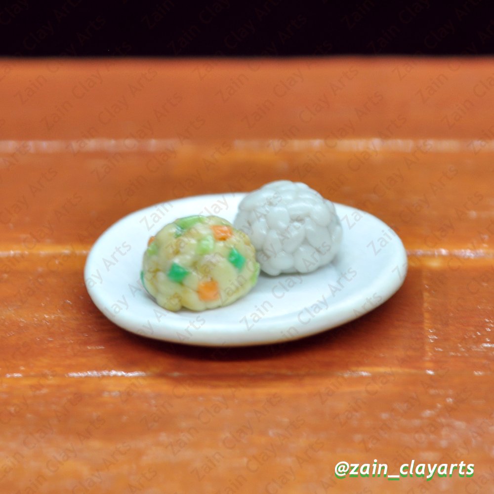 zainanigans's tweet photo. Heyy finally a new piece after a looong time! lol
What do you prefer? Plain rice or fried rice?
Well, we got both :3
Have you folks been eating well these days? I hope you are 💕
#art #artph #airdryclay #miniature #handmade #sculpt #dollhouse #rice #friedrice #toyaccessory https://t.co/P5yCRZWoN5