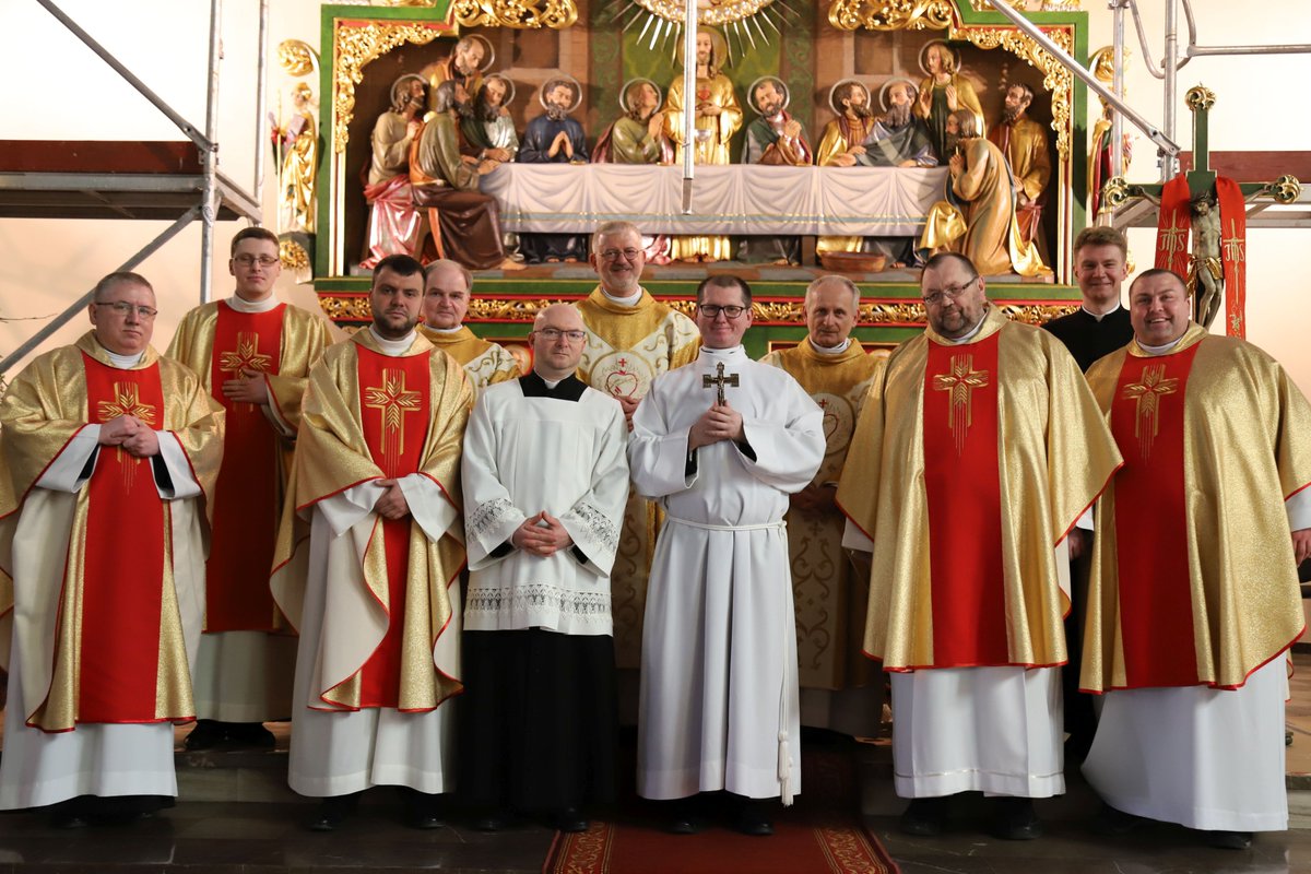 Chrystusowcy's tweet photo. #Śluby #wieczyste br. Łukasza Tarki SChr w Sanktuarium NSPJ w Szczecinie.
#zakon #profesja @RzecznikSChr 
realcja: https://t.co/4jMpKM9ESc https://t.co/nDk12uayyk