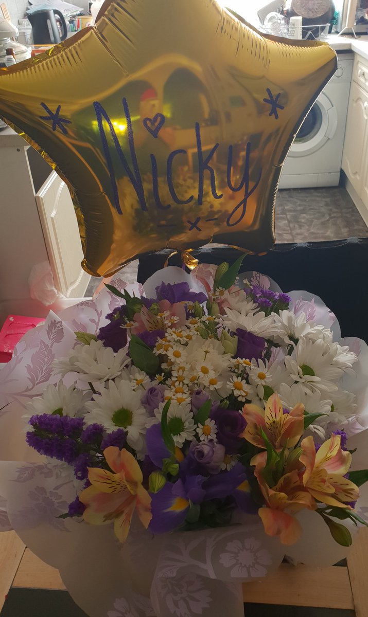 Thank you for all the lovely birthday wishes. Maybe being 40 isn't so bad after all, I'm a pretty lucky duck 😍😍😍