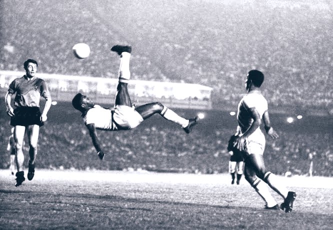 INNOVATIONPele has had an unrivalled role in revolutionising the game. Every modern skill you can think of was performed by Pele at one point or another. From the Cruyff turn, rabonas to rainbow flicks, Pele was doing it all long before anyone else.