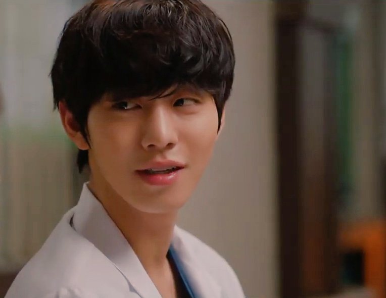 Dr. Seo Woo-jin | 𝑮𝒆𝒏𝒆𝒓𝒂𝒍 𝑺𝒖𝒓𝒈𝒆𝒐𝒏Dr. Cha Eun-jae | 𝑪𝒂𝒓𝒅𝒊𝒐𝒕𝒉𝒐𝒓𝒂𝒄𝒊𝒄 𝑺𝒖𝒓𝒈𝒆𝒐𝒏  #RomanticDoctorTeacherKim 3