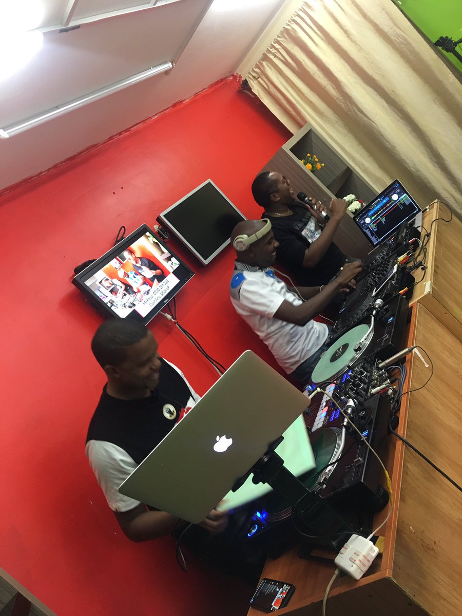 DJKrowbar's tweet photo. Today was π₯π₯π₯π₯π₯. Mad love to all who tunes in to #PraiseExperience on our Facebook Pages together with @djchrisstylus. See yβall on Thursday for another one from 3pm Sharp. A special shout out to @iambire for the LIVE BAND SET!!!! https://t.co/DdpeAJa9R6