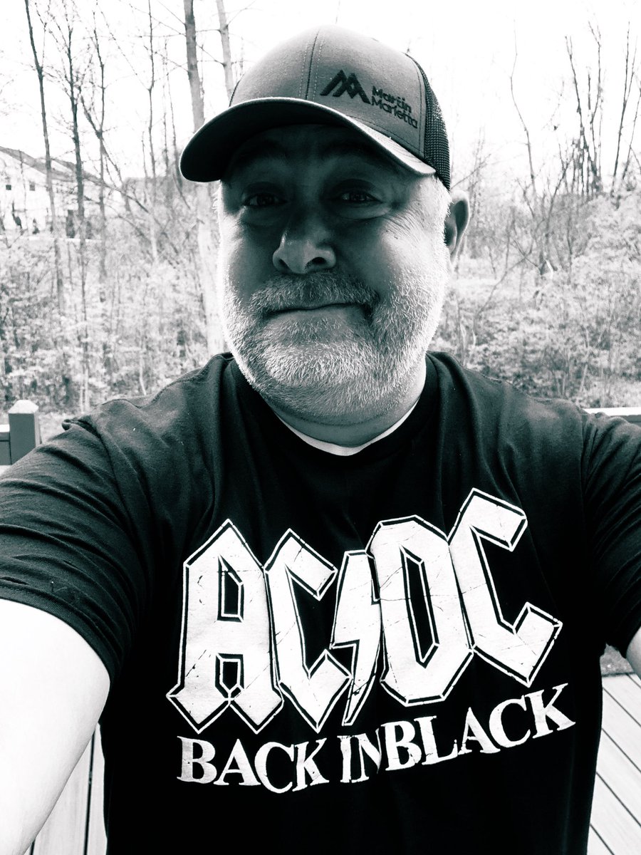 A_Lock13's tweet photo. Day 19 #quarantinebandshirt @acdc #backnblack #wholelottarosie #highway2hell #longway2thetop #shoot2thrill #girlsgotrhythm #11togo https://t.co/Tslhf8ygkt