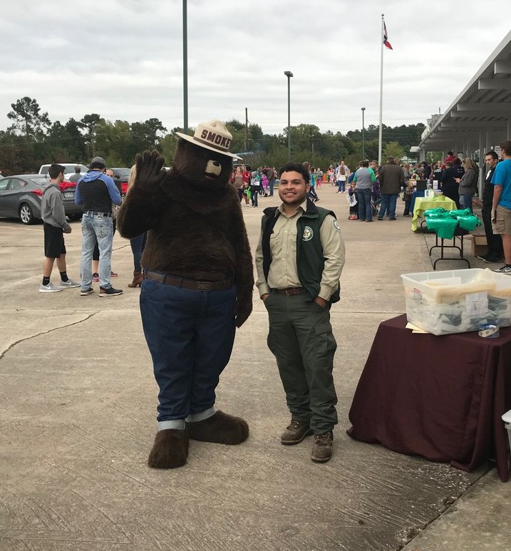 TXForestService's tweet photo. If you live in Polk, San Jacinto, Liberty or Chambers county, follow @TFSLivingston for local updates from out Texas A&amp;M Forest Service Livingston District Office! #txforest #etx https://t.co/1i5wo8n8oe