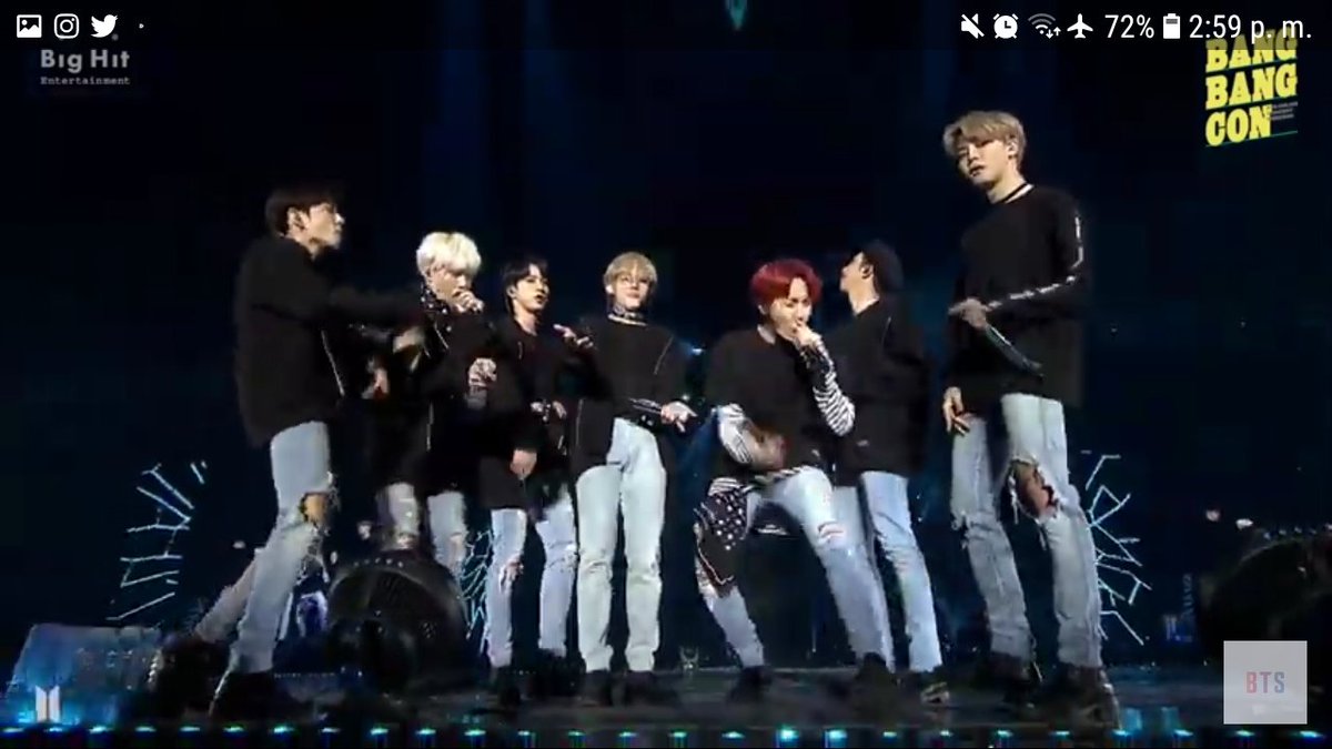 Andr3aaaa2's tweet photo. Fue algo hermoso, ver como a través de los conciertos iban creciendo, los estadios estaban mas llenos. Los amo, se que elgun dia podre verlos<3 
#BANGBANGCON_D2 #BANGBANGCON #BTS_OF_THE_DAY 
#BTS https://t.co/O6zarq12DW