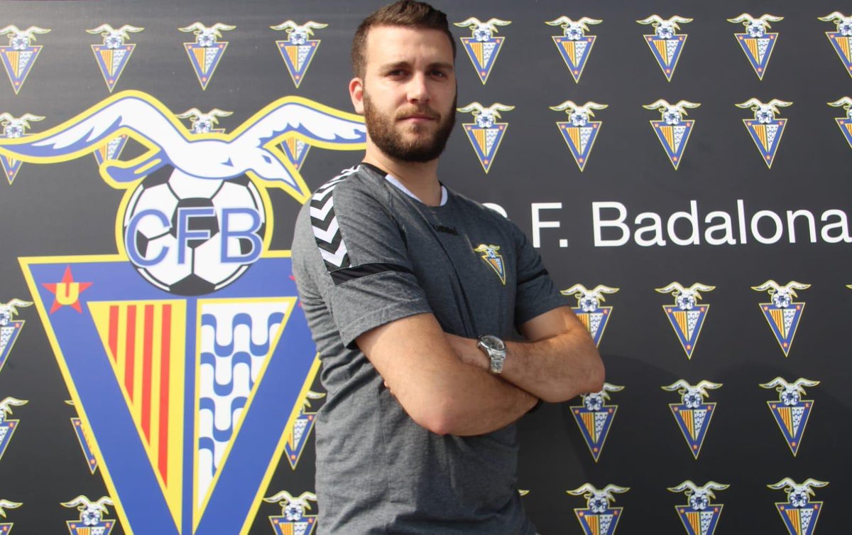 SportsBepro's tweet photo. Àlex Redondo (@AlexRedondo89) - “Dirección Deportiva (I) 📽⚽️📊 👇🏻
📌 https://t.co/8R2tpVqqeq
—
#QueElFutbolnoparedesdecasa #QuedateEnCasa #COVID19 #football #sports #DirecciónDeportiva #Aprenderencasa #Formación https://t.co/fPeWLRbytK