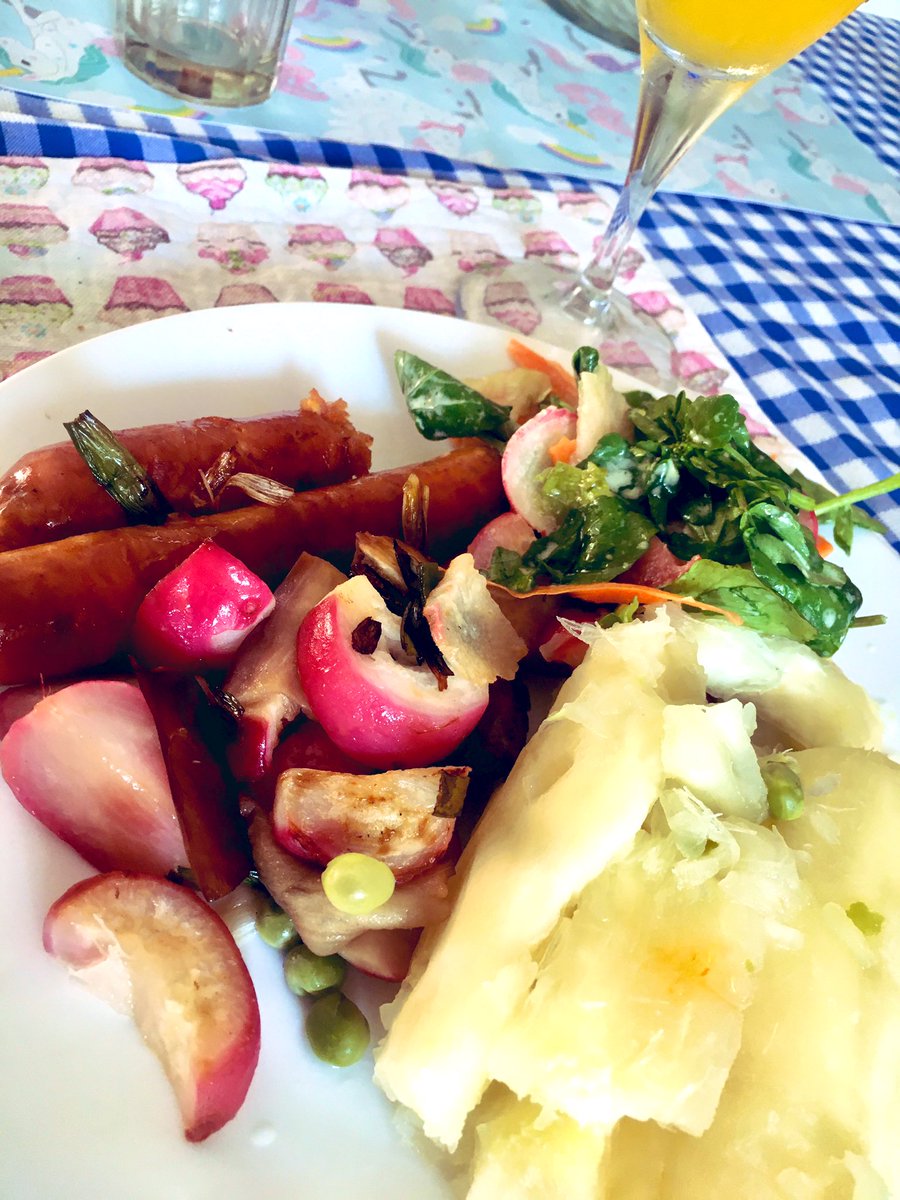 thibisay0201's tweet photo. Mi plato de hoy , salchichas, rábanos, berenjenas, salteadas en aceite de oliva con yuca y ensaladita de berros y rábanos  #felicidad. #17Abr  #happyLunch  #Viernes  #FFSpecialVIP  #ViernesDeGanarSeguidores https://t.co/og6oC3Ok0x