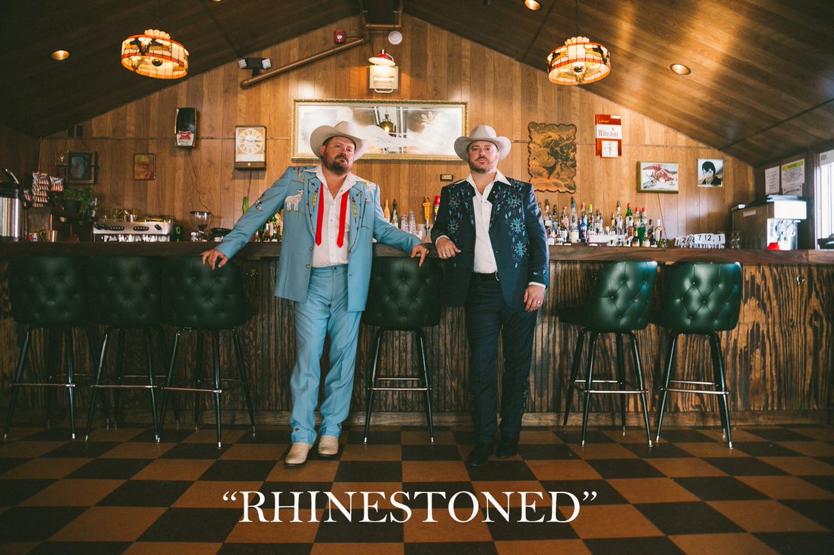 CountryLineM's tweet image. Two of our Texas Country favorites - @RandyRogersBand  AND @WadeBowen  GET “RHINESTONED” –  now on all streaming platforms and digital retailers. countrylinemagazine.com/randy-rogers-a…