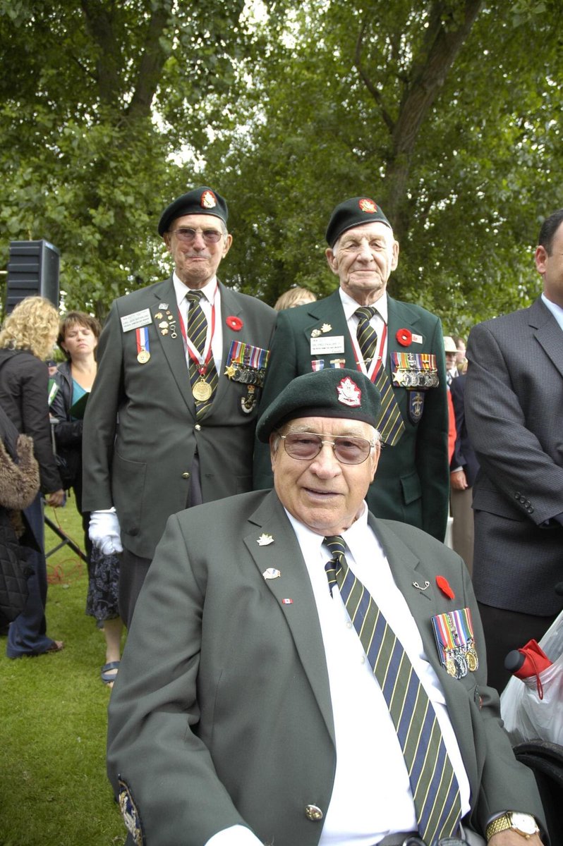 RHLIXIII's tweet image. The #RHLI regrets to inform of the passing of Ken Curry, our last #Dieppe veteran, and perhaps our last WW2 vet. Ken is seated here with since-deceased Dieppe colleagues Jack McFarland (l) and Fred Englebrecht (r) a few years back at the Dieppe monument in #HamOnt. @CanadianArmy