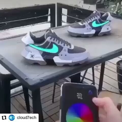 IdealVisibility's tweet image. Amazing gadget + cool shoes by @cloud7ech 😉
.
✅ Remember to follow @idealvisibility
.
#amazingtech #innovation #worldtech #awesometech #technologythesedays #engineering #construction #design #science #invention #electronics #advertisingagency #online… instagr.am/p/B_F4ofhjOSg/
