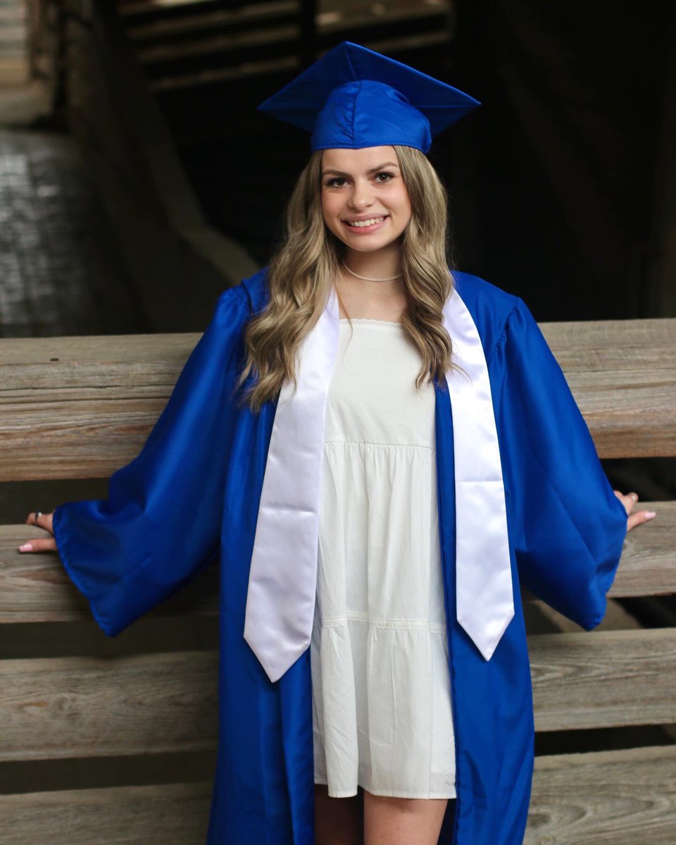 JplusLPhotos's tweet photo. Seniors, we have something special planned for you! We know times are difficult as you prepare to miss out on your last year of high school. We are offering $65 dollar sessions of absolutely anything YOU want. Cap and gown, prom dresses, you name it. Message us to book! https://t.co/dynOsciZms