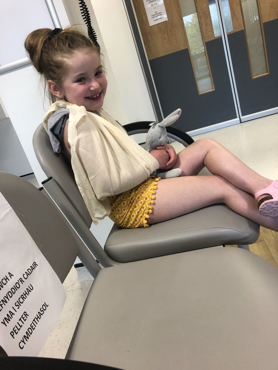 RachelHampson15's tweet photo. We me back to to school work on Monday we’ll millie will try our best with the left hand @YsgolGronant any ideas what will help https://t.co/6egviBzmKY