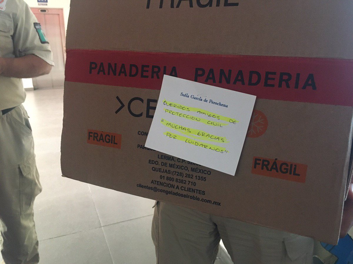 UMPCyBZ's tweet photo. Como muestra de gratitud hacia el apoyo a la ciudadanía, recibimos de parte de la Sra. Sofía García de Perochena, de la empresa Just in Time Printing de México, postres de chocolate. 

De parte de nuestra institución agradecemos este gesto. https://t.co/ncmSo7aQOx