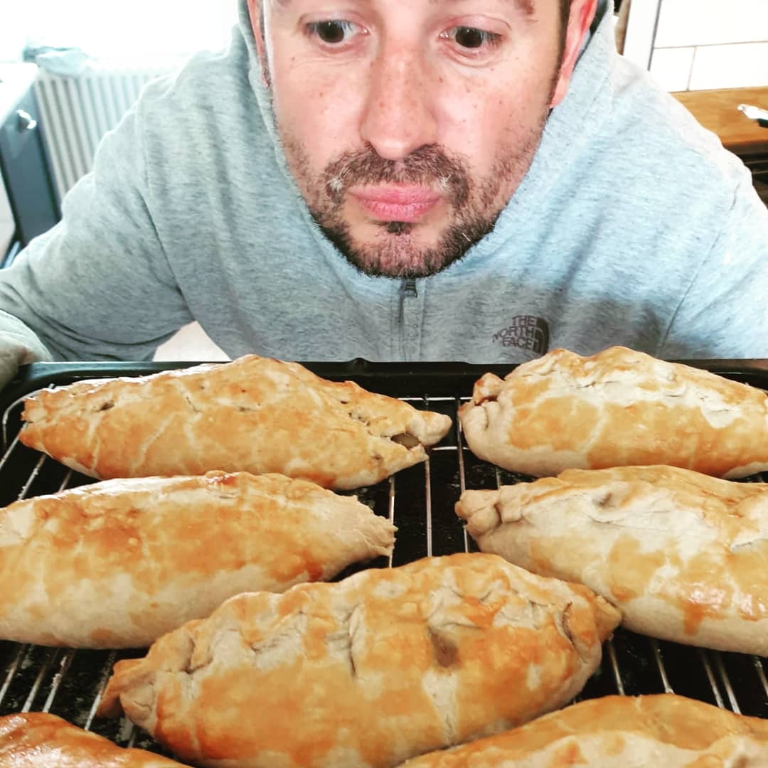 NickWood77's tweet photo. Made our own piece of Cornwall today. Flipping delicious! #LockdownCornwall #YorkshirePasties 😃 https://t.co/adkhuJU2tl