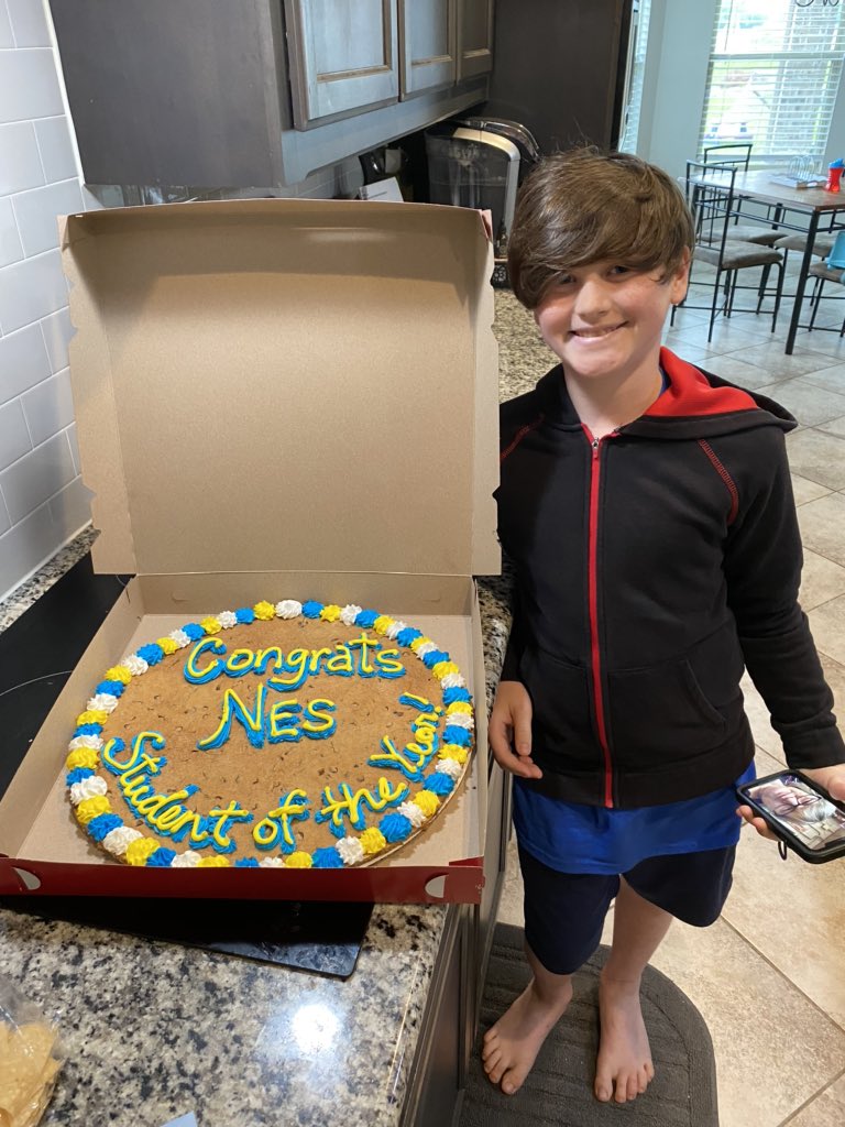 JacksonDonaldR's tweet photo. This just happened! We are extremely proud of Skylar! He was selected as “student of the year”at NeSmith Elementary! His teachers and principals all drove to our house to celebrate, while still practicing #SocialDistancing https://t.co/YQheaPYdq7