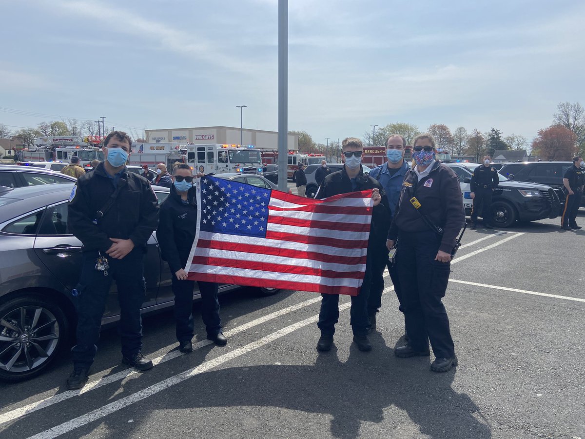 EBIFC_'s tweet photo. Proud to have celebrated our grocery and healthcare workers with @EBpolicedept @bcohen60 RWJ Mobile Unit and Fire districts 1 and 3. #OneEB #EBStrong https://t.co/B9vOejaQCg