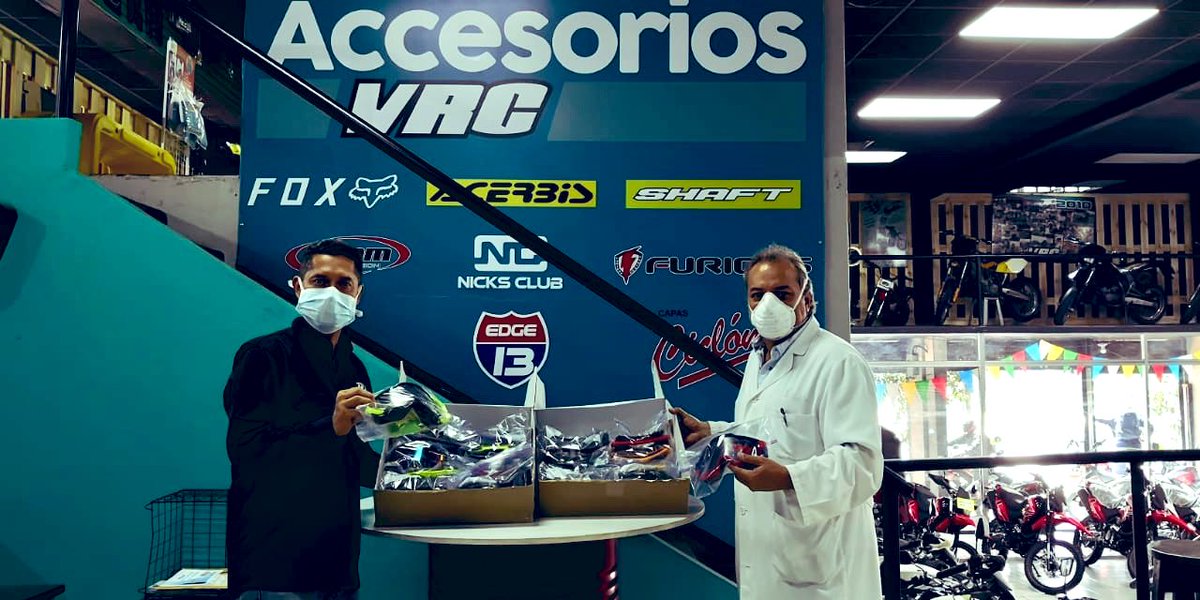 visanpolo's tweet photo. Muchas gracias #VRC por el donativo de lentes protectores para el recurso sanitario. Magnifica iniciativa #gogglesfordocs impulsada por los amigos de #VRC y @karinvilleda7 😃👊🏽💪🇬🇹 https://t.co/brY5O33u7r
