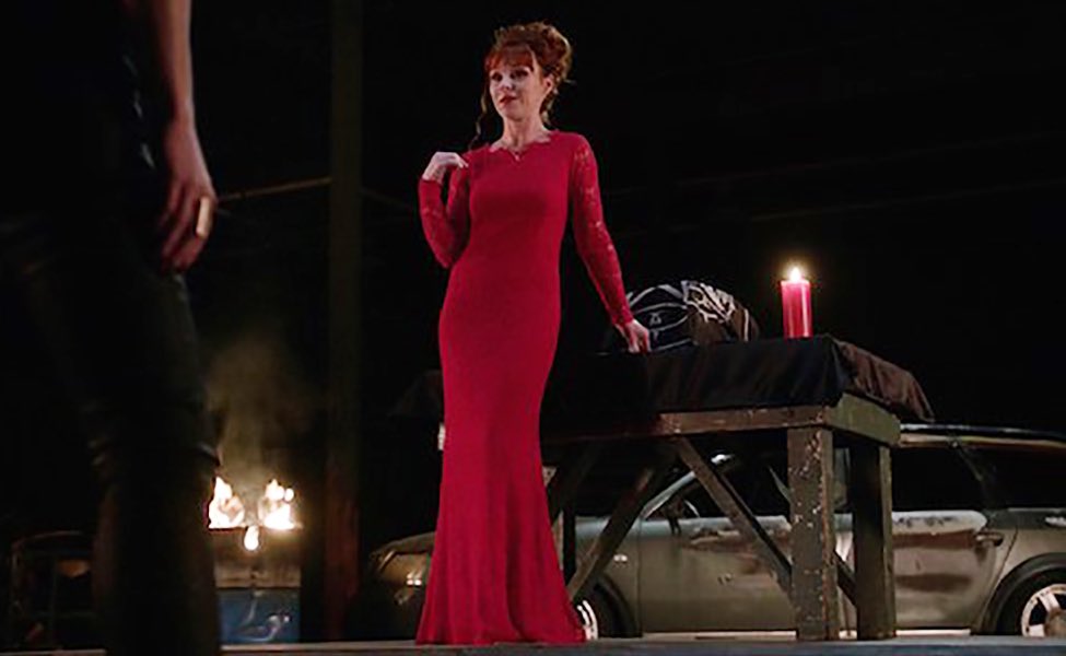 doesn’t really look like a hex bag but i love this outfit so much