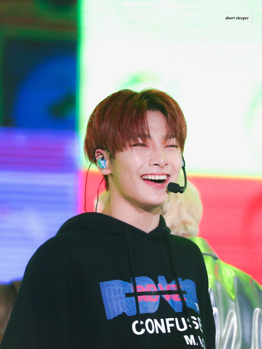 shortsleeper1's tweet photo. 190424 TMA 

#스트레이키즈 #정인 #jeongin #straykids #I_N #아이엔 https://t.co/JYKdXo4RuW