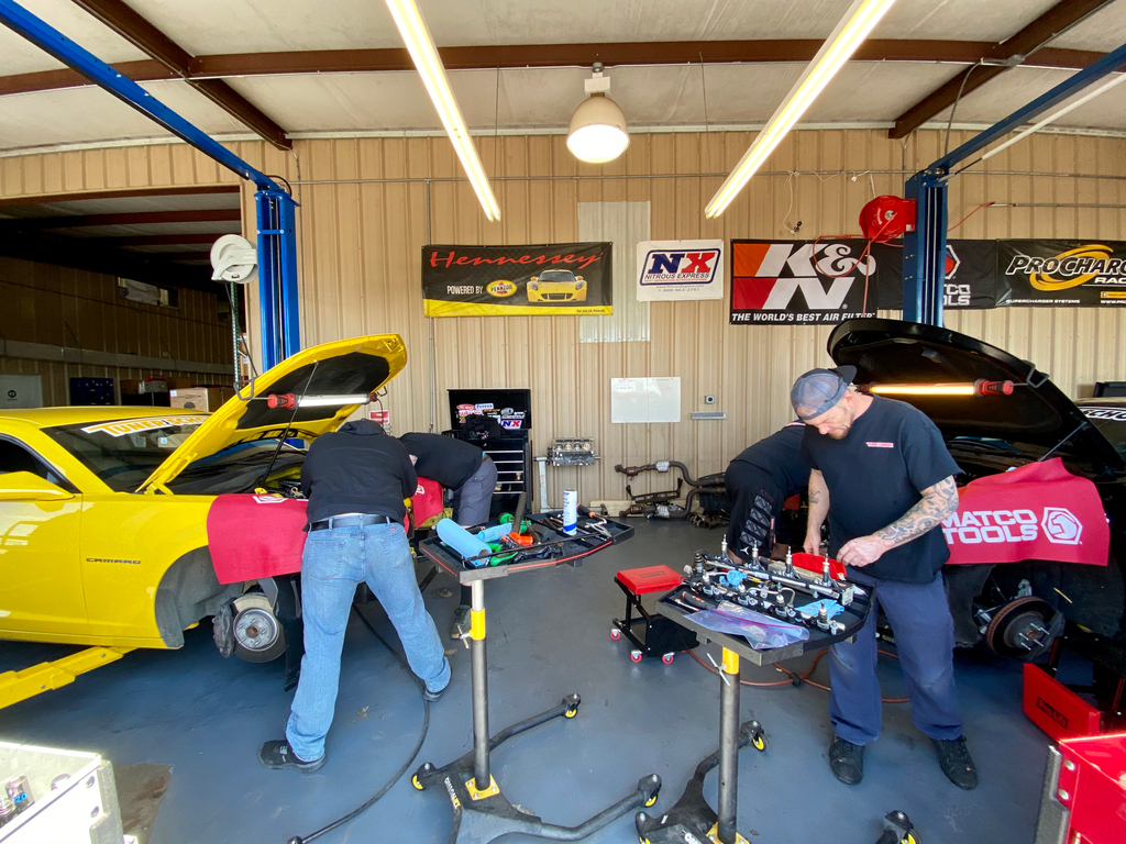 TunerSchool's tweet image. No better feeling than perfect weather and doin' some work in the garage. 💪🏼🔩 What are y'all up to today? 
#hennessey #hennesseyperformance #tunerschool #cargarage #carshop #carschool #modifiedsociety #upgradeyourlife #underthehood #hoodrats #fridayfeeling #mphclub