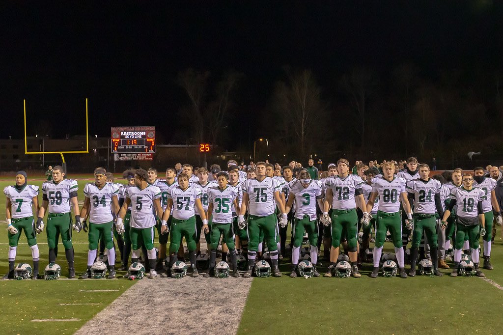 ChimientiNick's tweet photo. Miss my football family🤧💚💚 https://t.co/wWkdlLEF6q