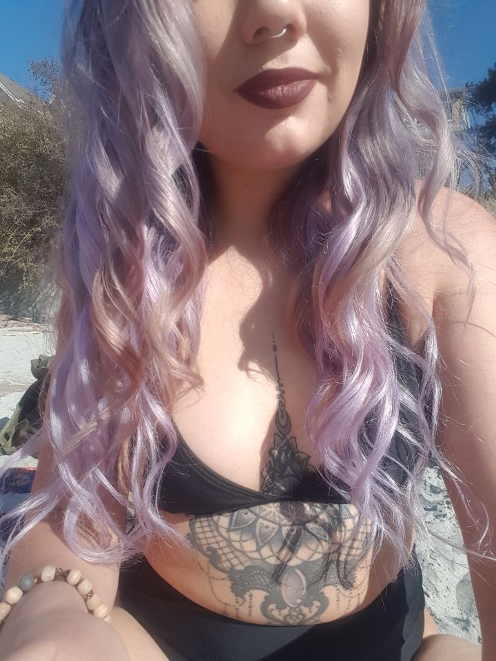 GoddessElectraa's tweet photo. That's right, I get to enjoy the sunshine and alpha attention, while you're at home writing lines to remind yourself that your only importance is to submit &amp; $end to me. 

Humiliating isnt it? But boy I bet it feels exciting to be my cuck. 

Findom findomme femdomme finsub paypig https://t.co/MuNlCTY3I1