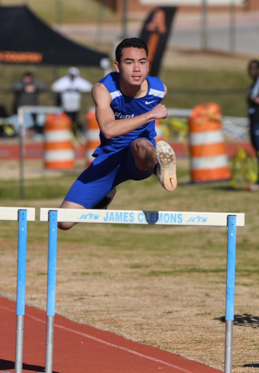 HHS Track and Field tweet media